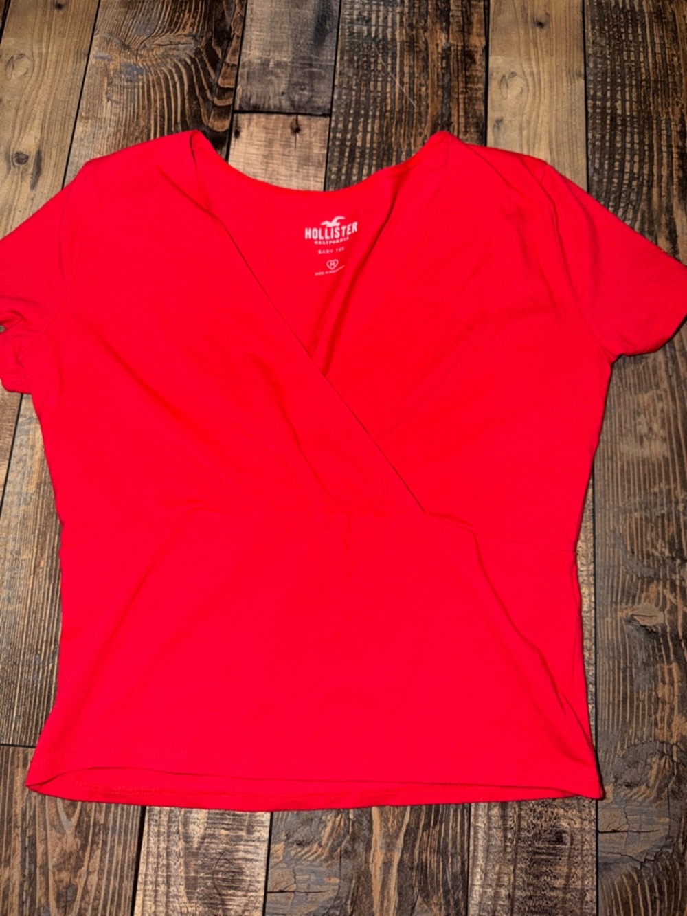 Hollister Women's Red V-Neck baby tee